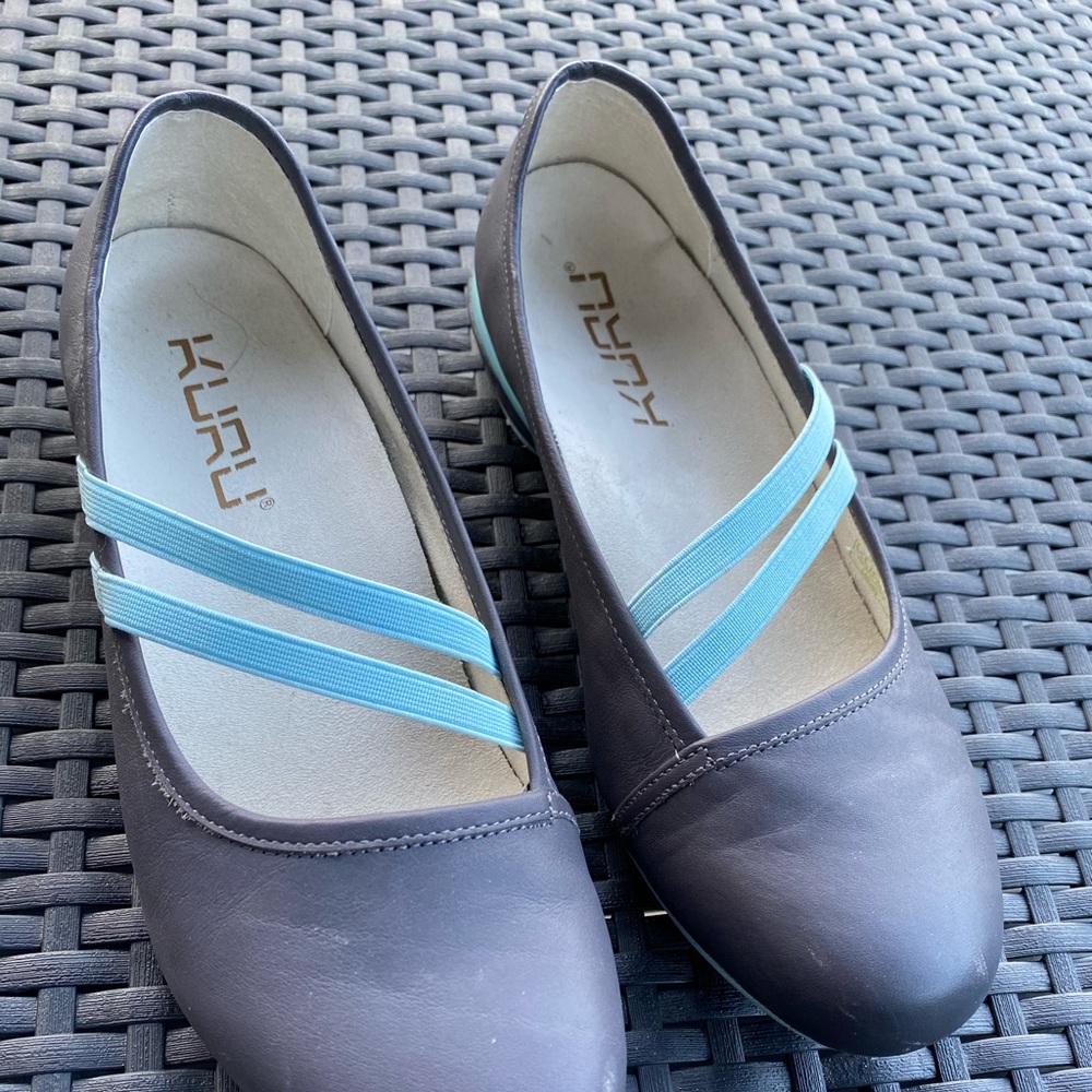 Kuru slip on shoes